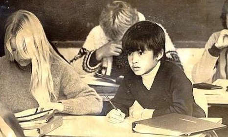 Thần đồng toán học sở hữu IQ cao bậc nhất thế giới luôn hạnh phúc nhờ sự tỉnh táo trong giáo dục của cha mẹ